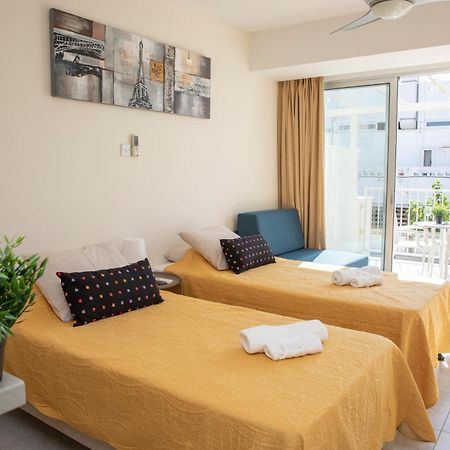 Harbour Lights Studio Apartments Paphos Luaran gambar