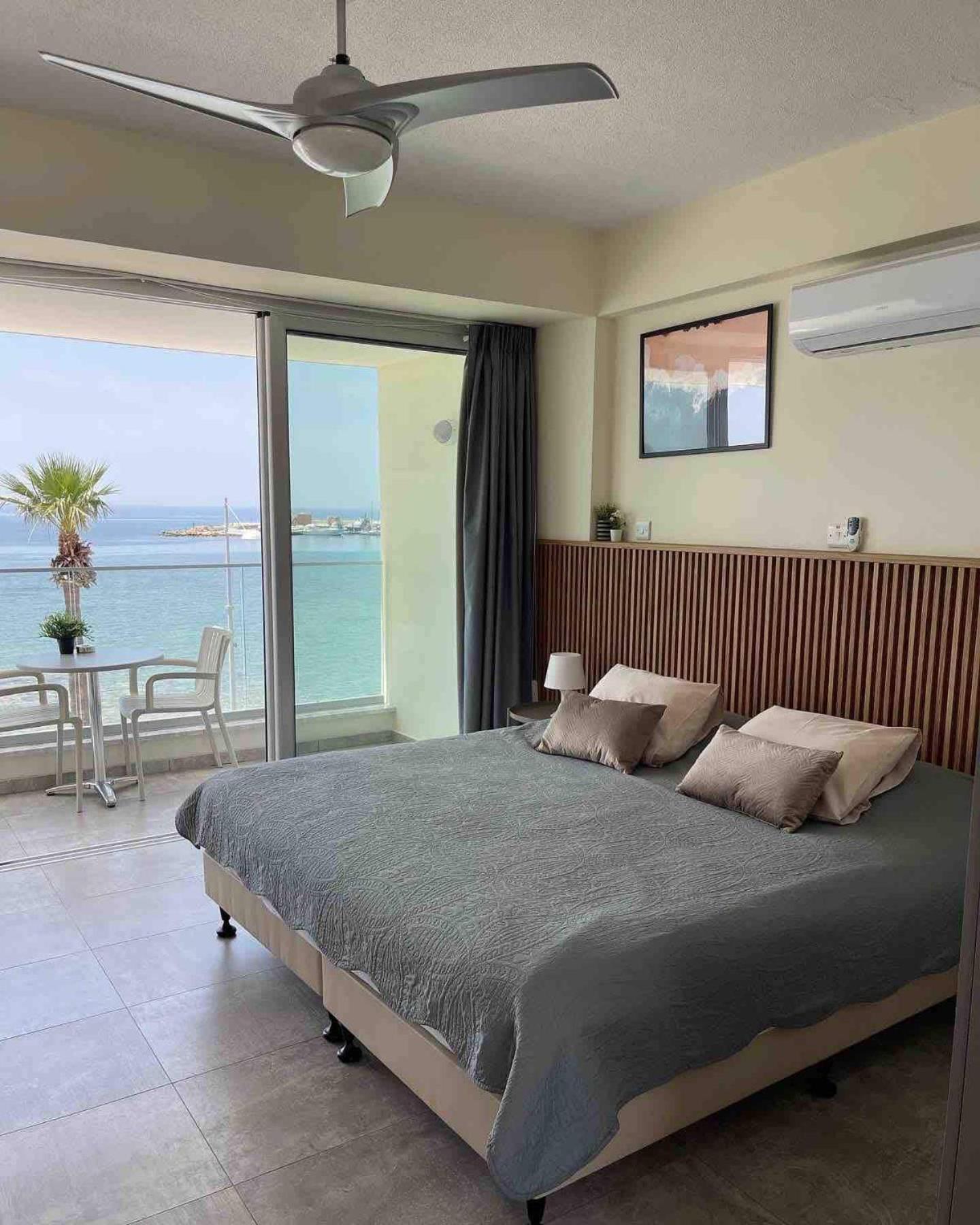 Harbour Lights Studio Apartments Paphos Luaran gambar