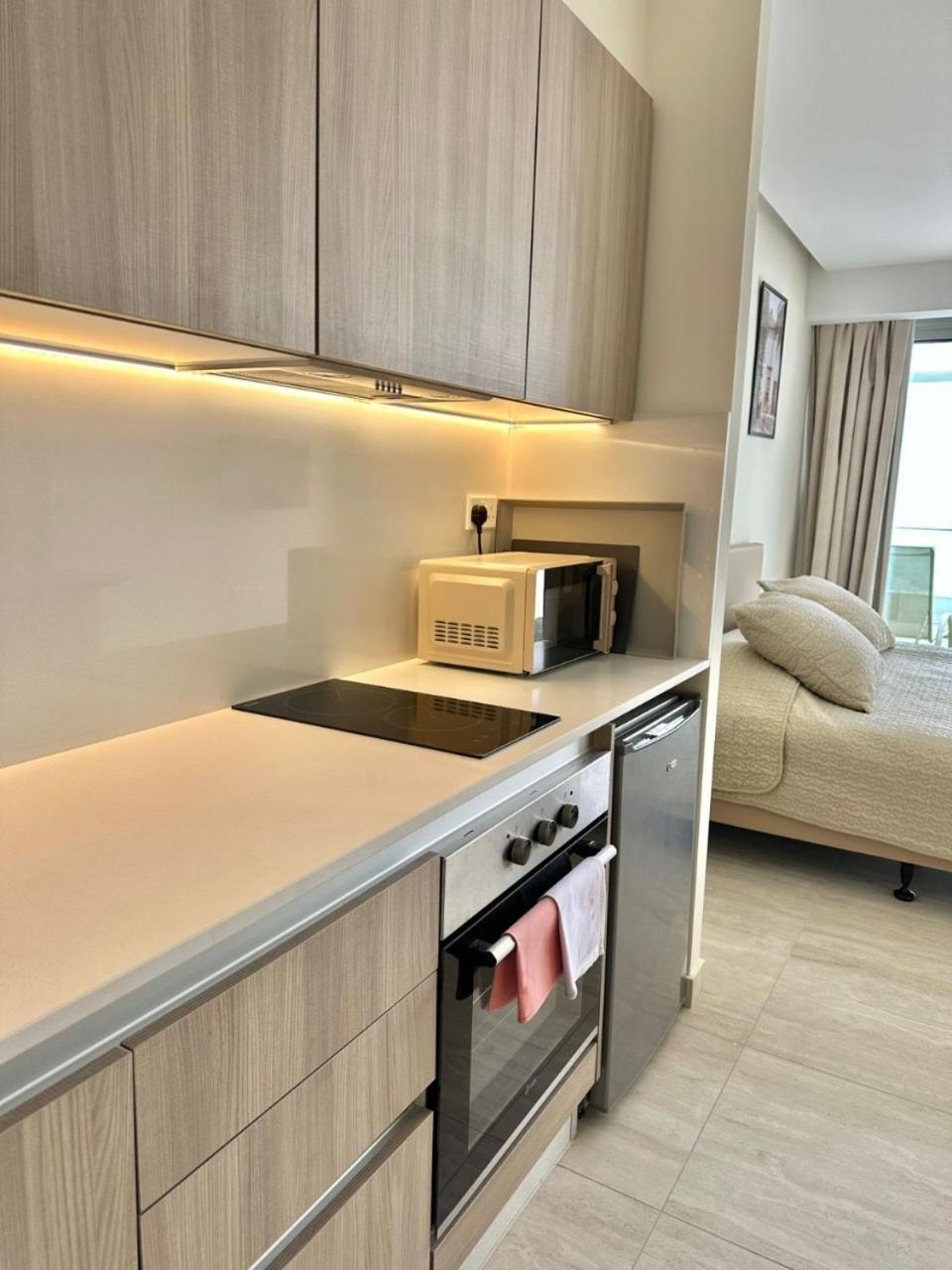 Harbour Lights Studio Apartments Paphos Luaran gambar