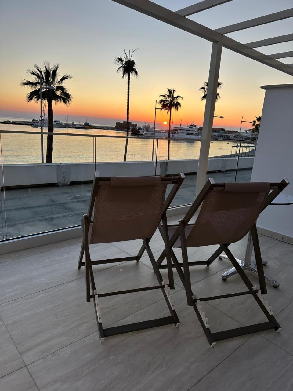 Harbour Lights Studio Apartments Paphos Luaran gambar