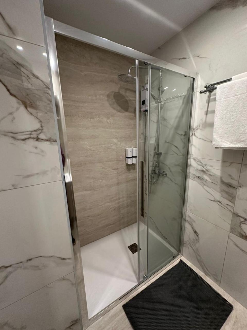 Harbour Lights Studio Apartments Paphos Luaran gambar