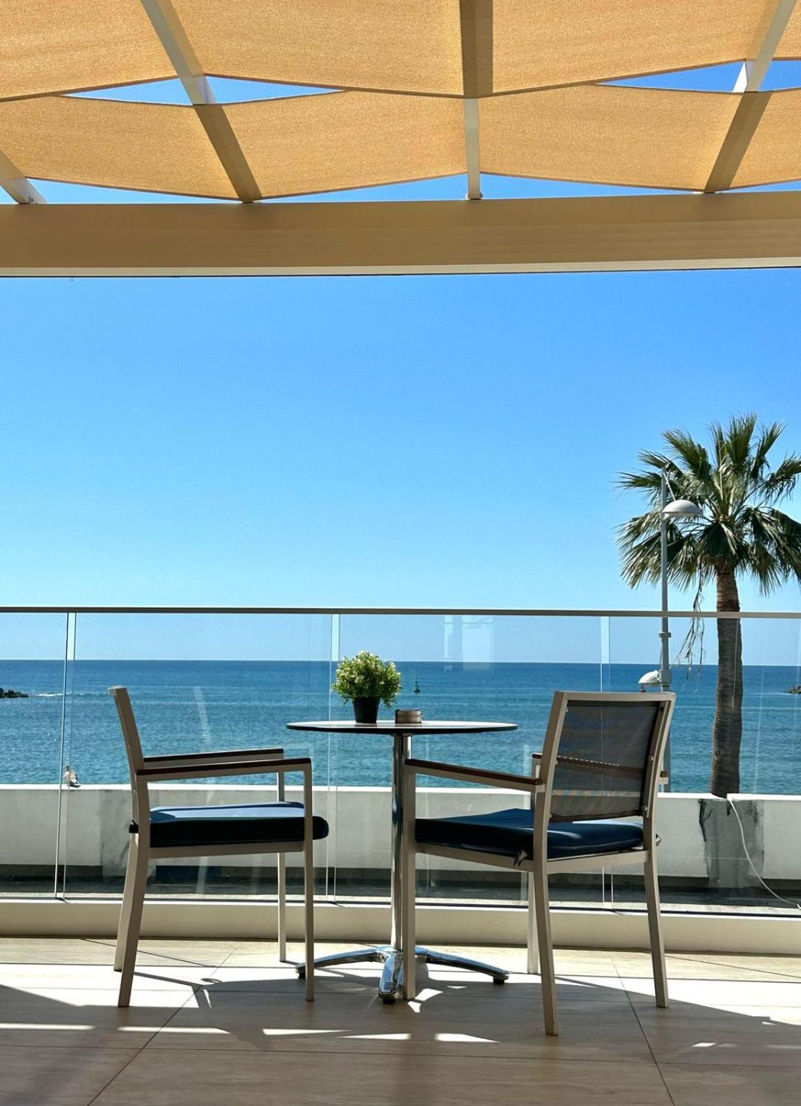 Harbour Lights Studio Apartments Paphos Luaran gambar