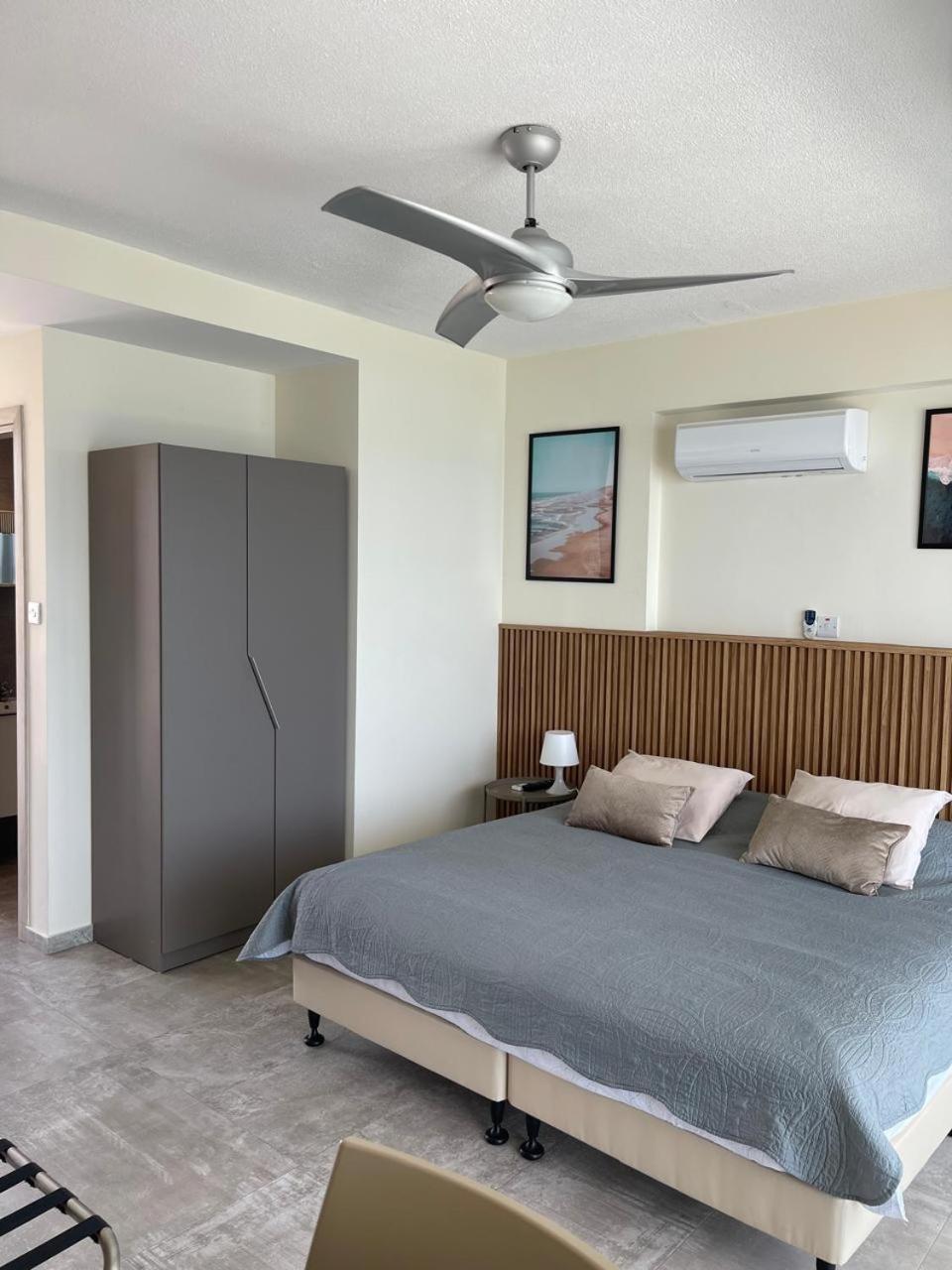 Harbour Lights Studio Apartments Paphos Luaran gambar