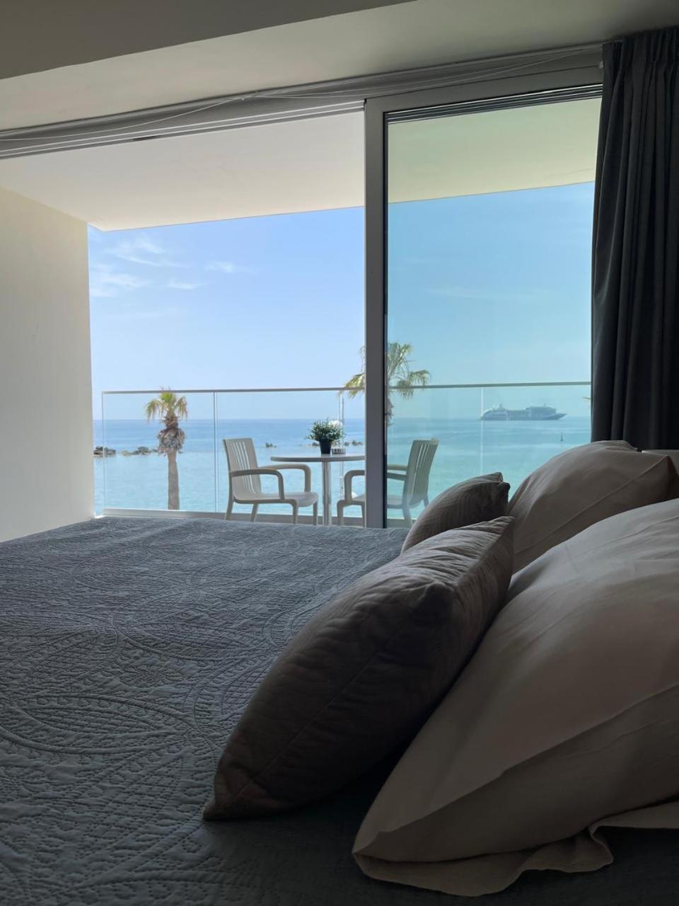 Harbour Lights Studio Apartments Paphos Luaran gambar